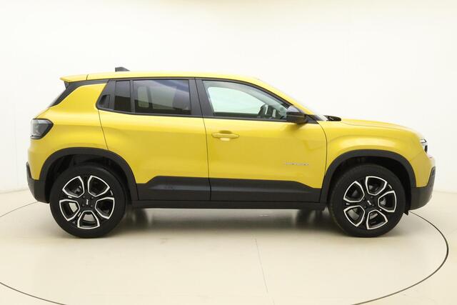 Jeep Avenger 1.2 e-Hybrid Summit Automaat | JBL Soundsystem | Navigatie | Elektrische achterklep | Keylee | Climate control | Camera | Draadloze telefoonlader