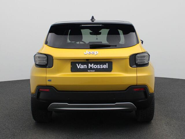 Jeep Avenger 54kWh 1st Edition 157PK | Elektr. bed. achterklep | Climate Control / ECC | Licht metalen velgen 18 inch | Cruise control | Navigatie Stoelverwarming | LED koplampen | Park Distance Control voor en achter | Achteruitrijcamera |