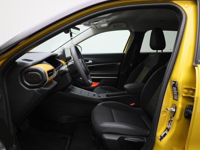 Jeep Avenger 54kWh 1st Edition 157PK | Elektr. bed. achterklep | Climate Control / ECC | Licht metalen velgen 18 inch | Cruise control | Navigatie Stoelverwarming | LED koplampen | Park Distance Control voor en achter | Achteruitrijcamera |