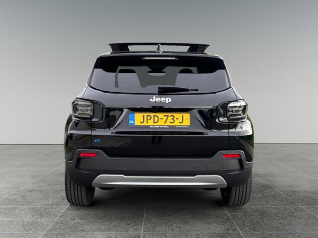 Jeep Avenger Summit 54 kWh | Schuif/Kanteldak | Elektr. achterklep | Adapt. Cruise | Stoelverw. |