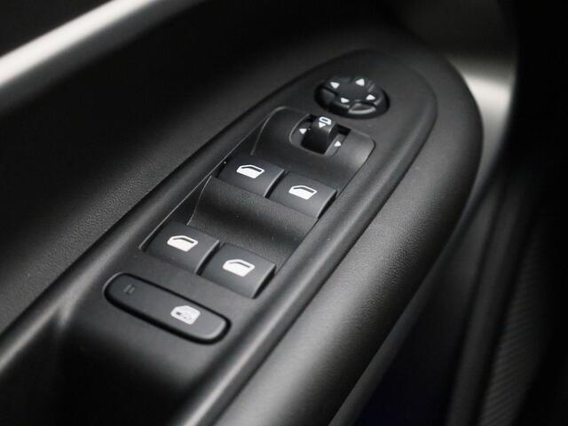 Jeep Avenger 54kWh Altitude | Airconditioning | Licht metalen velgen 18 inch | Cruise control Adaptive | Navigatie | Half lederen bekleding zwart | LED koplampen | Park Distance Control voor en achter | Achteruitrijcamera |