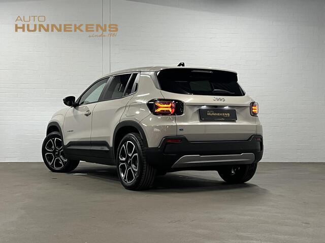Jeep Avenger Summit 54 kWh *2.496 km* Adaptive cruise control | Camera | Carplay | Airco | Dodehoek detectie | 18" lichtmetalen wielen |
