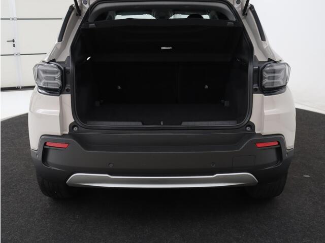 Jeep Avenger Avenger 54 kWh | SOH 97,6% | 3 Fase | Carplay | Adaptive cruise | Camera | Half leer | LM | LED | Climate control | Parkeersensoren