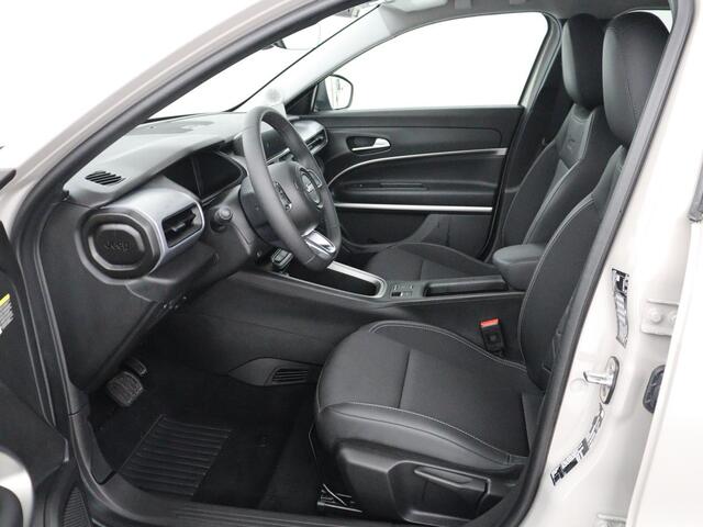 Jeep Avenger Longitude 54 kWh | SOH 97,5% | Adaptive cruise | Carplay | Camera | Full LED | Climate control | Parkeerhulp | Bluetooth | Side Assist | Digital Cockpit