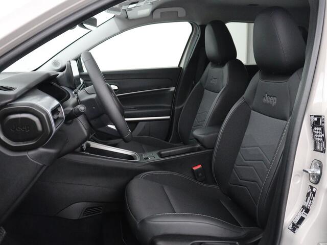 Jeep Avenger Longitude 54 kWh | SOH 97,5% | Adaptive cruise | Carplay | Camera | Full LED | Climate control | Parkeerhulp | Bluetooth | Side Assist | Digital Cockpit