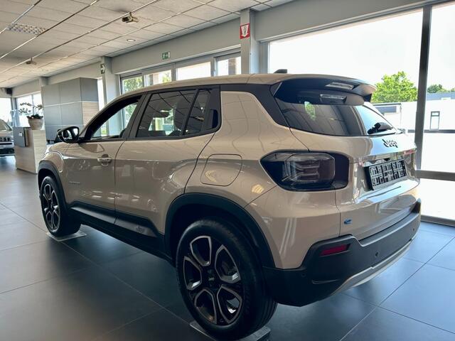 Jeep Avenger SUMMIT 54KWH Stone Grey