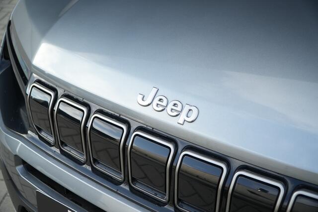 Jeep Avenger 1.2 e-Hybrid Summit | Navi | JBL | Camera | Winter | 18"