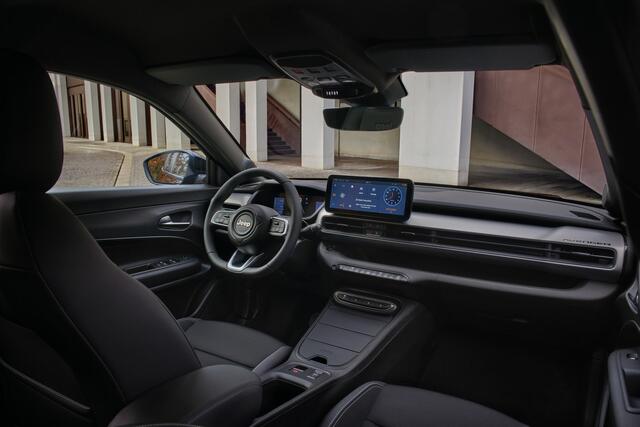 Jeep Avenger 1.2 e-Hybrid Black Edition DIRECT RIJDEN - RIJKLAAR - PANORAMADAK - 8 JAAR GARANTIE