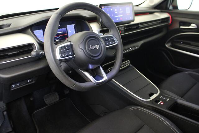 Jeep Avenger 1.2 e-Hybrid Summit