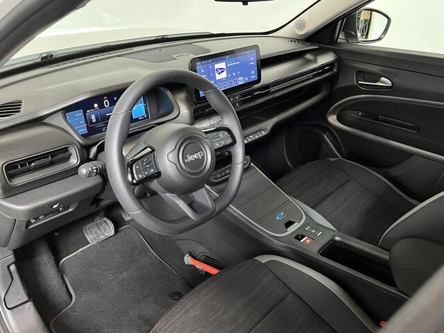 Jeep Avenger Longitude 54 kWh Navigatie Apple Carplay/ Android Auto Parkeersensor achter Cruise Control Stoelverwarming Full LED Virtual Cockpit Climate Control