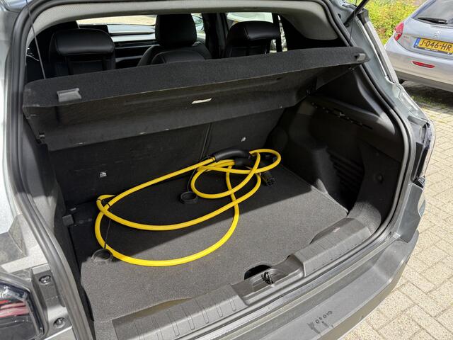 Jeep Avenger Summit 54 kWh | Climate & Adaptive Cruise Control | Achteruitrijcamera | Dodehoek detectie | Apple carplay/Android Auto |