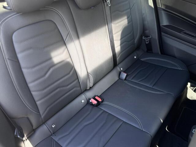 Jeep Avenger 1.2T 4xe Overland | Leer | Panoramadak | Carplay