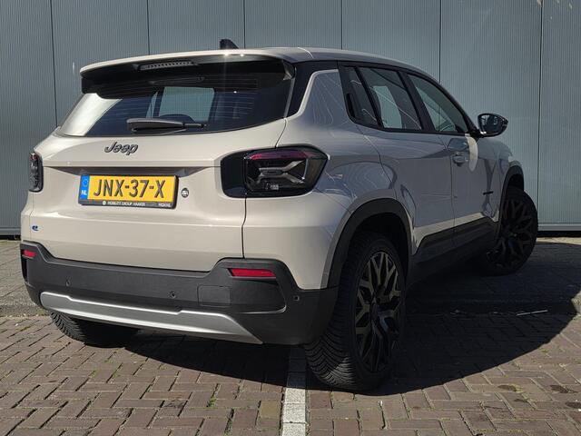 Jeep Avenger Altitude 54 kWh | 20'' Brute velgen | Apple-Android | Stoelverwarming