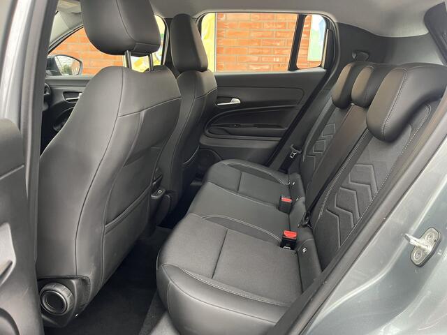 Jeep Avenger 100 Altitude | Keyless | Adaptive Cruise Control | Elektrische achterklep | Achteruitrijcamera | Carplay/Android Auto |