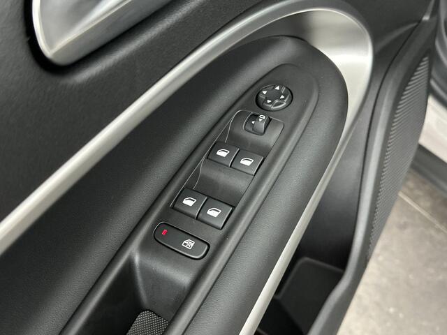 Jeep Avenger 1.2 e-Hybrid Summit | Camera | Navigatie | Stoel&Stuur Verwarming| Elektrische Achterklep | JBL