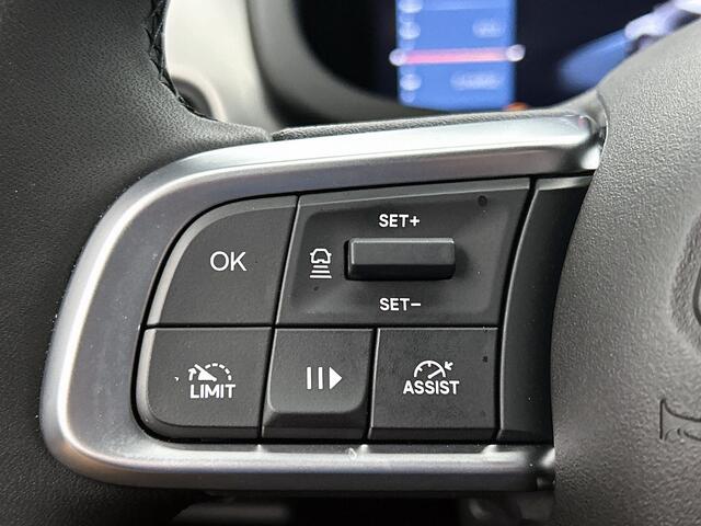 Jeep Avenger Summit 54 kWh | Camera | Sensoren V+A | Navigatie | Lage KM! | 18'' | Apple Carplay&Android Auto | Stoelverwarming