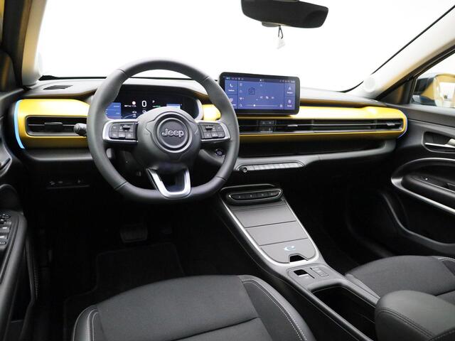 Jeep Avenger Altitude 54 kWh | Navigatie | Parkeer camera | Electrische achterklep