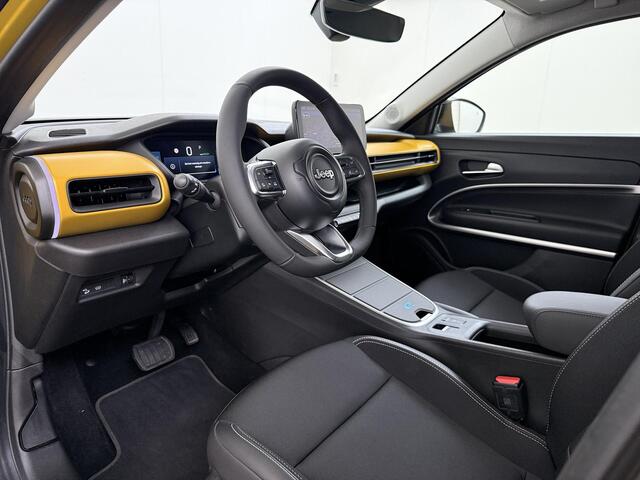 Jeep Avenger Altitude 54 kWh | Climate Control | Elek. Kofferklep | Full Map Navigatie | Apple Carplay / Android Auto | Camera | Parkeersensoren