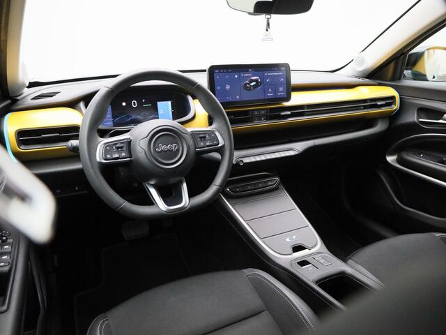 Jeep Avenger 1st Edition 54 kWh | Navi | CarPlay | Led Koplampen | Stoelverwarming | Camera | Elec. Achterklep | SOH 96%!!