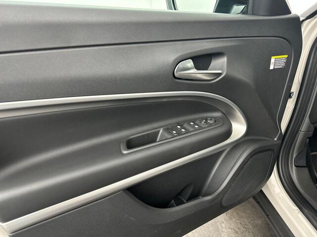 Jeep Avenger Summit 54 kWh | DEMONSTRATIEMODEL | Camera | Navigatie | JBL Speakers | Handsfree Kofferbak | 2+6 jaar garantie speciale garantie!