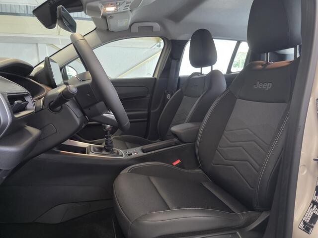 Jeep Avenger Altitude 1.2 Turbo 100pk | JBL HIFI | ELEKTR. ACHTERKLEP | ADAPTIVE CRUISE | KEYLESS ENTRY | NAVI | CAMERA | STOELVERW. | VERWARMDE VOORRUIT | ALL-SEASONBANDEN