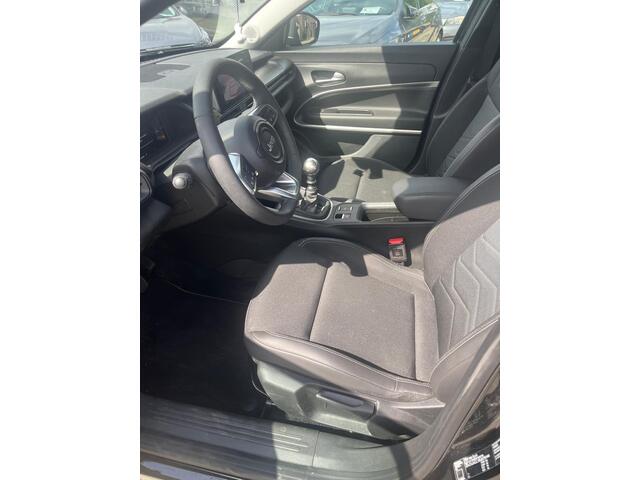 Jeep Avenger 1.2 Longitude navi apple play lm velg leder camera