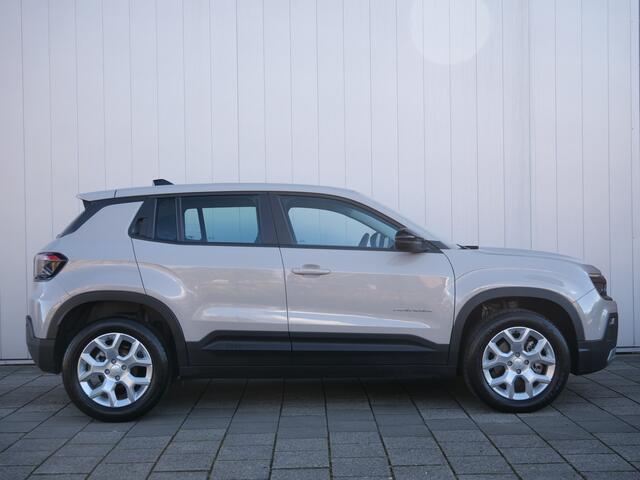 Jeep Avenger 1.2 e-Hybrid Altitude 101 Pk Camera / Apple Carplay / PDC