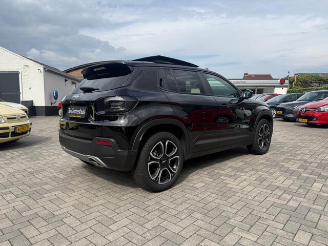 Jeep Avenger 1.2 e-Hybrid Summit