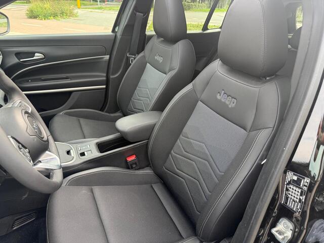 Jeep Avenger 1.2 e-Hybrid Summit