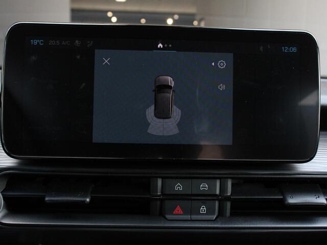 Jeep Avenger Longitude 54 kWh Automaat Navigatie Apple Carplay/ Android Auto Parkeersensor achter Cruise Control Stoelverwarming Full LED Virtual Cockpit Climate Control