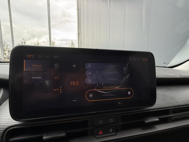 Jeep Avenger 1.2 Altitude | Winterpakket | Camera | Apple/Android CarPlay | JBL audio | Electrische kofferklep | Meer foto's volgen!