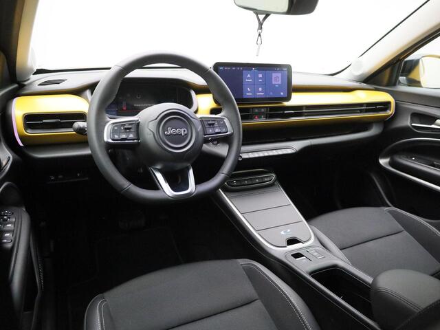 Jeep Avenger Altitude 54 kWh | Start Stop | 360 Graden camera | parkeer sensoren voor en achter | Cruise Control