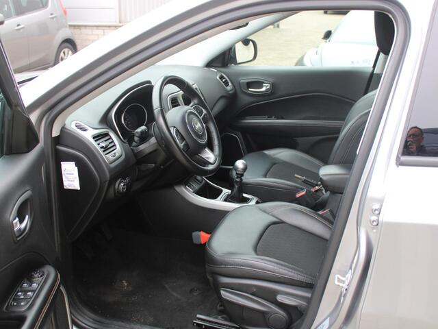Jeep COMPASS 140pk Longitude | TREKHAAK | 1500kg trekgewicht | NAVIGATIE |