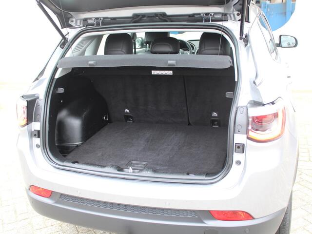 Jeep COMPASS 140pk Longitude | TREKHAAK | 1500kg trekgewicht | NAVIGATIE |