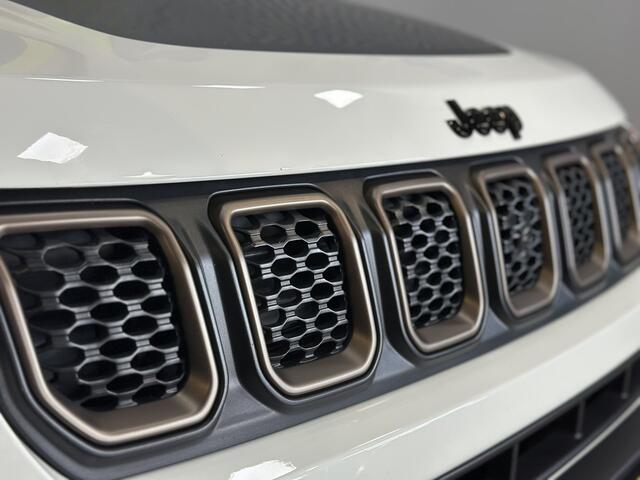 Jeep COMPASS 4xe 240 Plug-in Hybrid Electric Upland Airco ECC | LED | 360 Camera | Adaptive Cruise | Half leder | Apple Carplay Android Auto | Isofix | NAP |