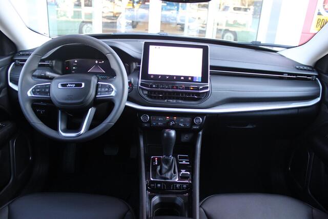 Jeep COMPASS 4xe 240PK Plug-in Hybrid S | NAVIGATIE 10,25 "TOUCHSCREEN | APPLE CARPLAY/ANDROID AUTO | ACHTERUITRIJ CAMERA | DAB+ RADIO | CLIMATE CONTROL | 19"GLOSS BLACK LICHTMETALEN VELGEN | ADAPTIVE / CRUISE CONTROL | DIGITAAL INSTRUMENTENPANEEL | LEDEREN BEKLEDING 