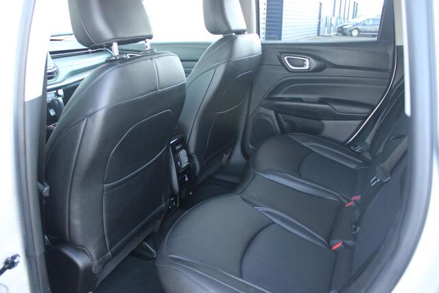 Jeep COMPASS 4xe 240PK Plug-in Hybrid S | NAVIGATIE 10,25 "TOUCHSCREEN | APPLE CARPLAY/ANDROID AUTO | ACHTERUITRIJ CAMERA | DAB+ RADIO | CLIMATE CONTROL | 19"GLOSS BLACK LICHTMETALEN VELGEN | ADAPTIVE / CRUISE CONTROL | DIGITAAL INSTRUMENTENPANEEL | LEDEREN BEKLEDING 