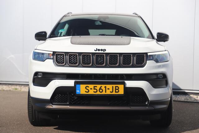Jeep COMPASS 4xe 240 Plug-in Hybrid Electric Upland Black Edition Automaat Leder Virtual 18 inch LMV Keyless Navigatie Achteruitrijcamera Carplay Android 360 Camera