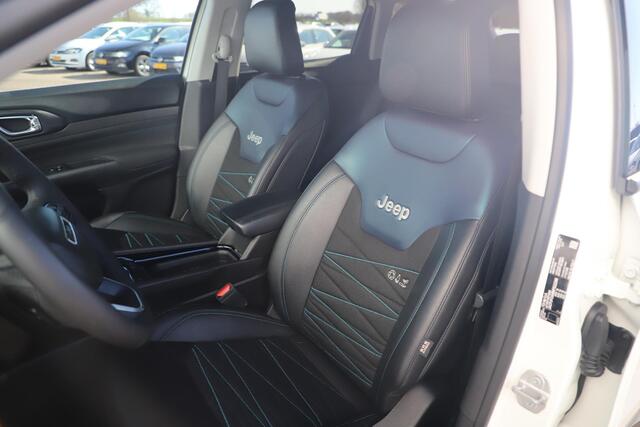 Jeep COMPASS 4xe 240 Plug-in Hybrid Electric Upland Black Edition Automaat Leder Virtual 18 inch LMV Keyless Navigatie Achteruitrijcamera Carplay Android 360 Camera