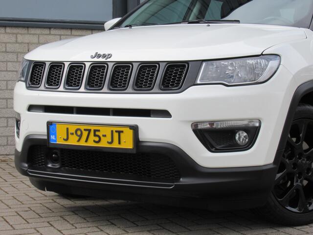 Jeep COMPASS 1.3T 130 PK Night Eagle Liberty Edition 2e eigen | 1750 kg tr.gewicht | navi | camera