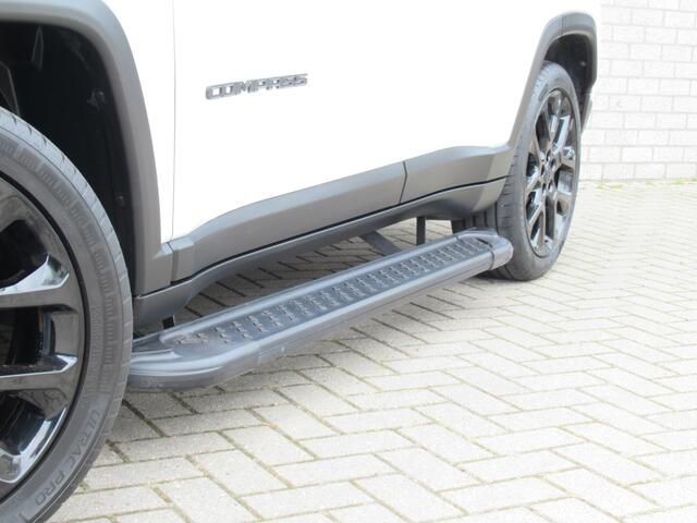 Jeep COMPASS 1.3T 130 PK Night Eagle Liberty Edition 2e eigen | 1750 kg tr.gewicht | navi | camera