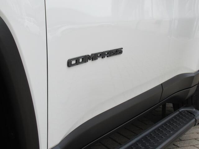 Jeep COMPASS 1.3T 130 PK Night Eagle Liberty Edition 2e eigen | 1750 kg tr.gewicht | navi | camera