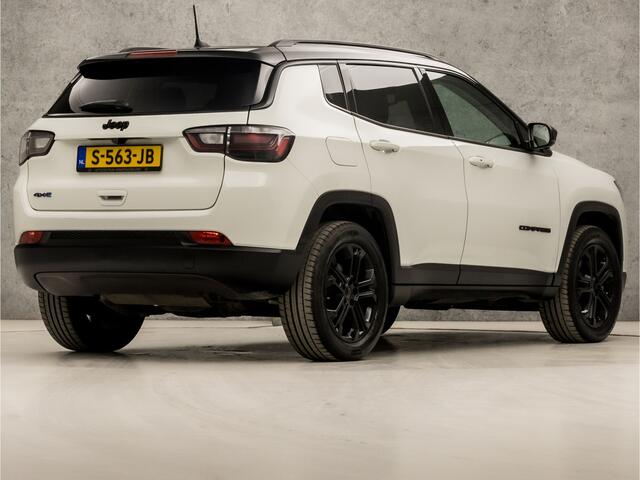 Jeep COMPASS 4xe 240 Plug-in Hybrid Electric Upland 240Pk Automaat (APPLE CARPLAY, GROOT NAVI, 360 CAMERA, VIRTUAL COCKPIT, LEDER, KEYLESS, SPORTSTOELEN, ADAPTIVE CRUISE, GETINT GLAS, LED KOPLAMPEN, NIEUWSTAAT)