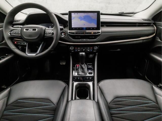 Jeep COMPASS 4xe 240 Plug-in Hybrid Electric Upland 240Pk Automaat (APPLE CARPLAY, GROOT NAVI, 360 CAMERA, VIRTUAL COCKPIT, LEDER, KEYLESS, SPORTSTOELEN, ADAPTIVE CRUISE, GETINT GLAS, LED KOPLAMPEN, NIEUWSTAAT)