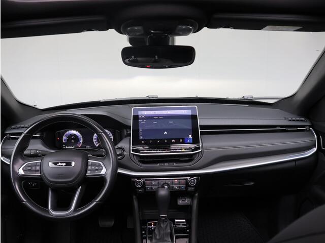 Jeep COMPASS 1.3T Limited | Panoramadak | Navigatie | Stoel verwarming&ventilatie |