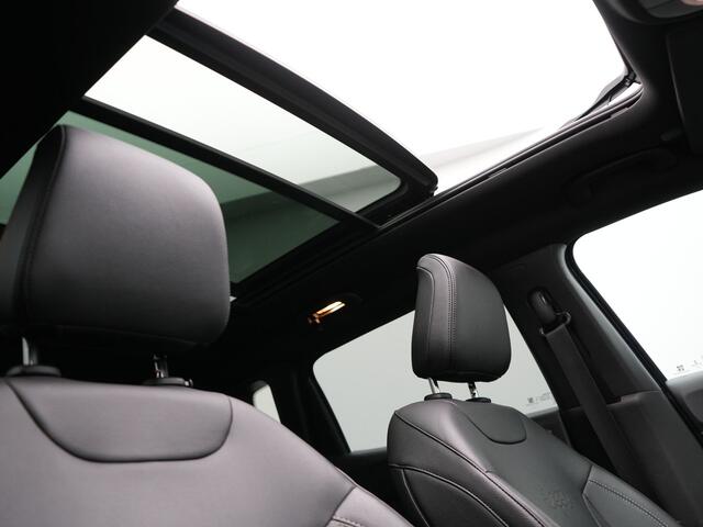 Jeep COMPASS 4xe 240 Plug-in Hybrid Electric S PHEV | Panodak | Trekhaak Afn | Adaptive Cruise | 360 Camera | Alpine Audio | Lederen Sportstoelen Memory & Ventilatie | Keyless | 19"L.M |