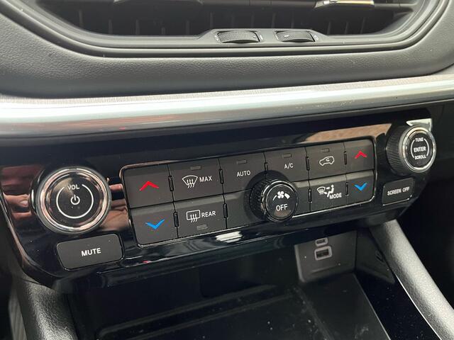 Jeep COMPASS 4xe 240 Plug-in Hybrid Electric Upland. Zwart Dak, Haak 1250kg