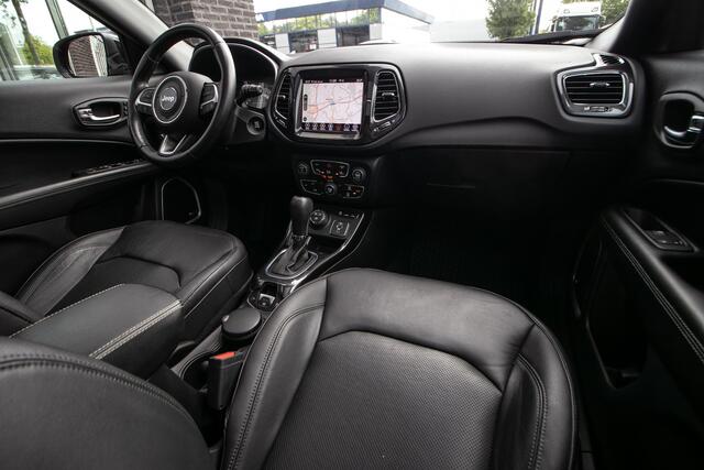 Jeep COMPASS 4xe 240 Plug-in Hybrid Electric S - All-in rijklrprs | Trekhaak | Schuifdak | Volledig uitgerust