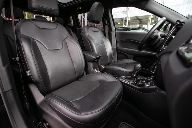 Jeep COMPASS 4xe 240 Plug-in Hybrid Electric S - All-in rijklrprs | Trekhaak | Schuifdak | Volledig uitgerust