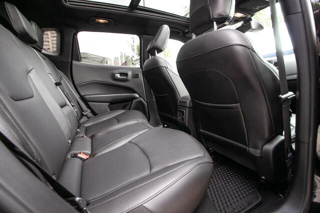 Jeep COMPASS 4xe 240 Plug-in Hybrid Electric S - All-in rijklrprs | Trekhaak | Schuifdak | Volledig uitgerust